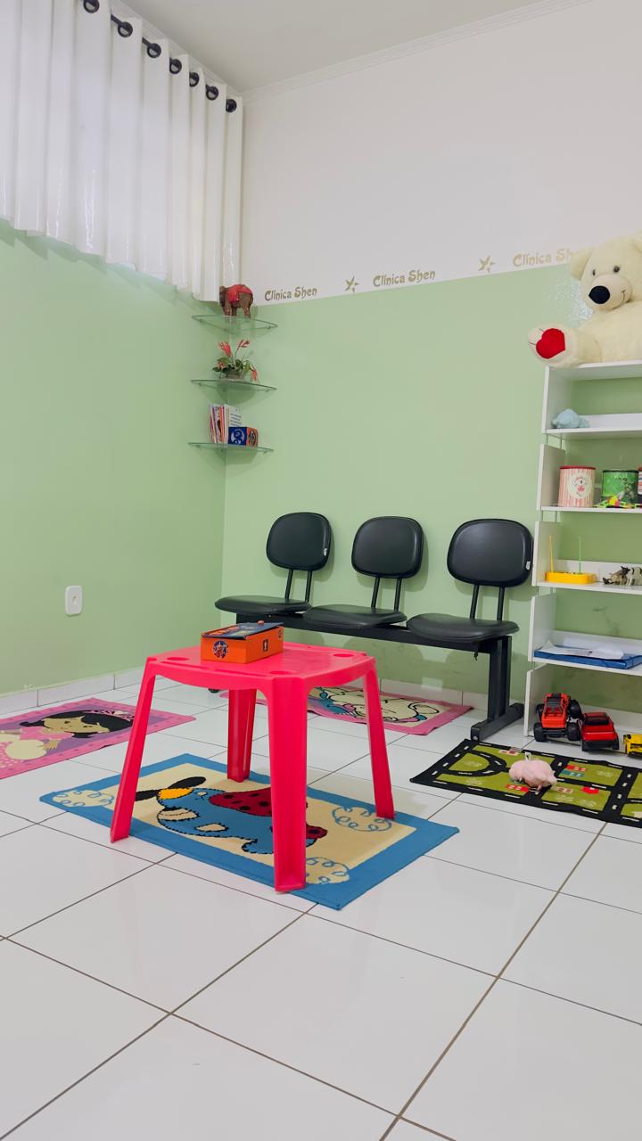 Sala de acolhimento infantil da Clínica Shen em Votuporanga